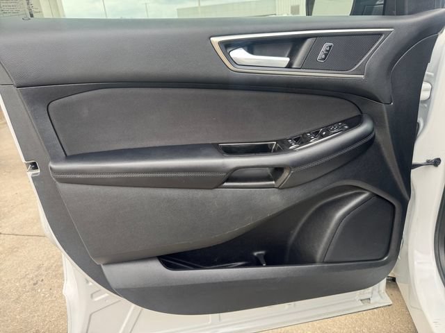 Used 2016 Ford Edge SEL FWD image 4