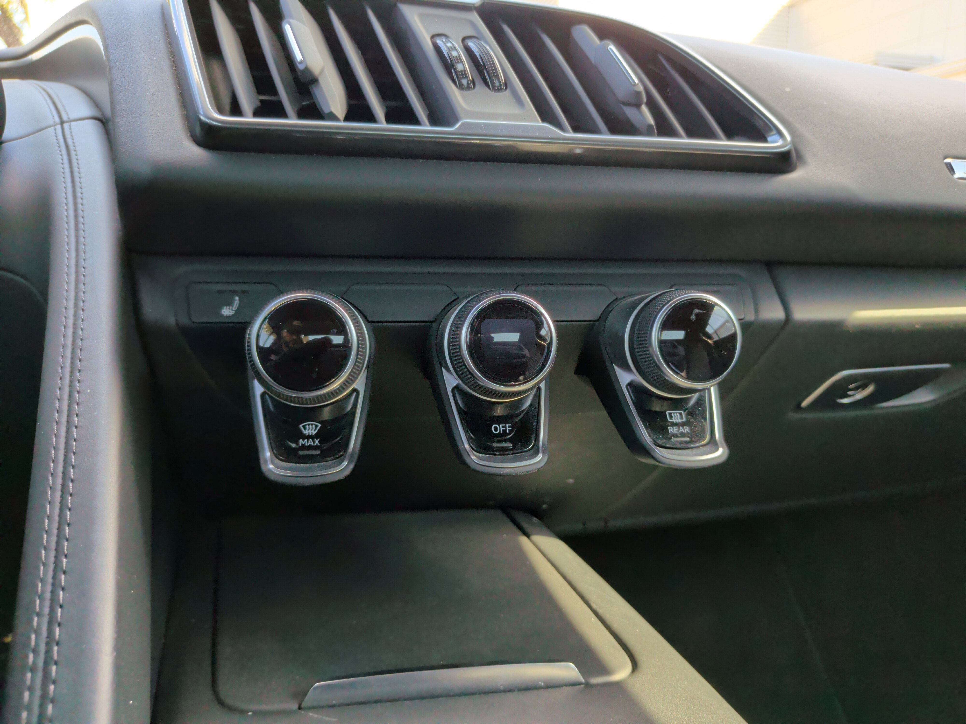 Used 2022 Audi R8 V10 w/ Premium Package image 18