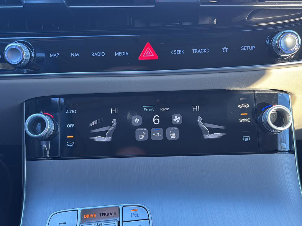 Certified 2026 Genesis GV70 2.5T Select image 32