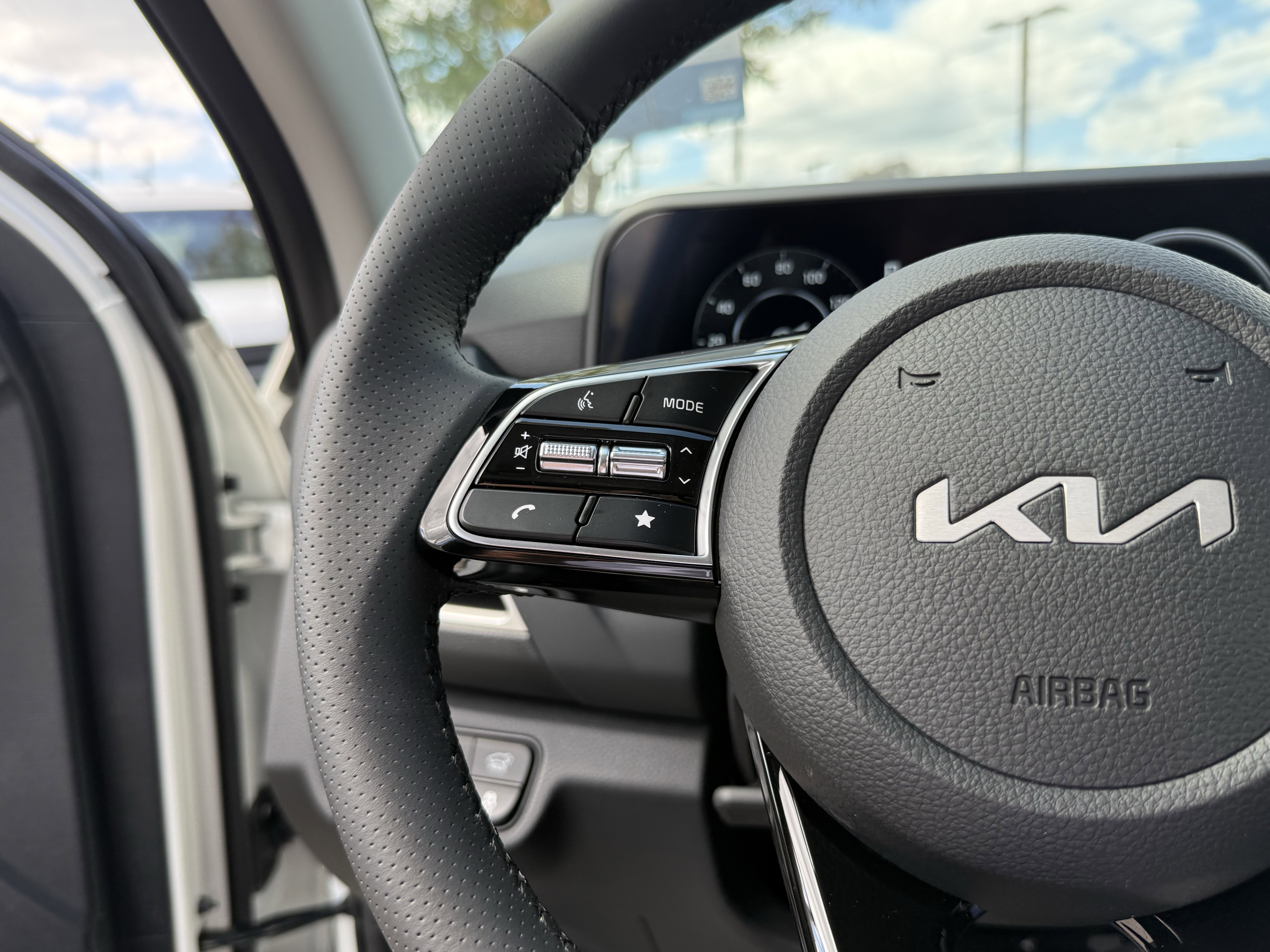 New 2026 Kia Seltos SX image 12