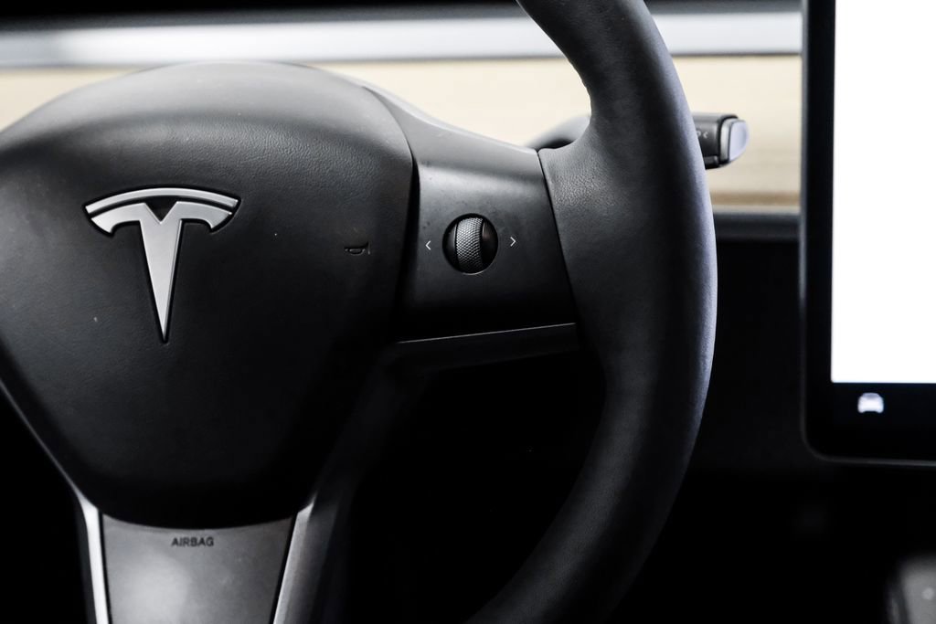 Used 2023 Tesla Model Y Long Range AWD/4WD image 18