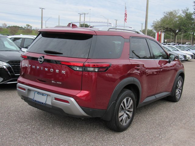 Used 2023 Nissan Pathfinder SL image 3