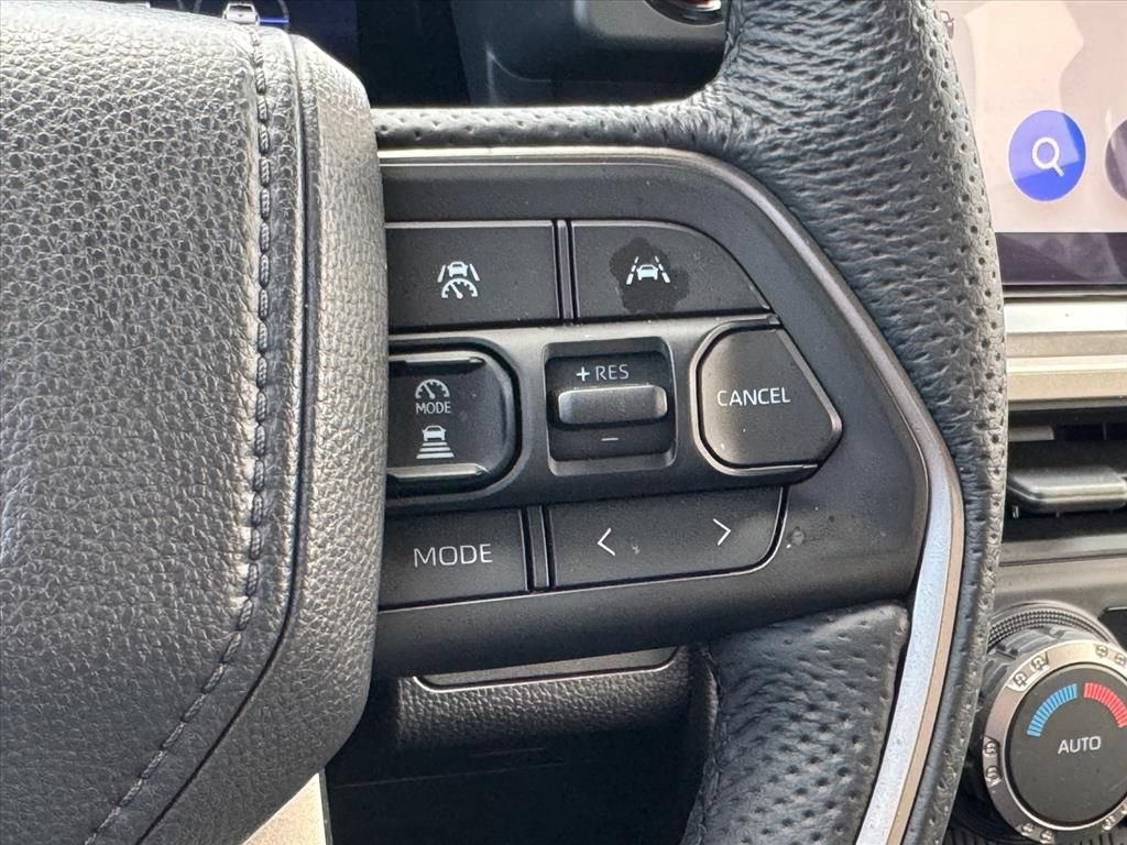 Used 2025 Toyota Tacoma TRD Off-Road AWD/4WD image 18