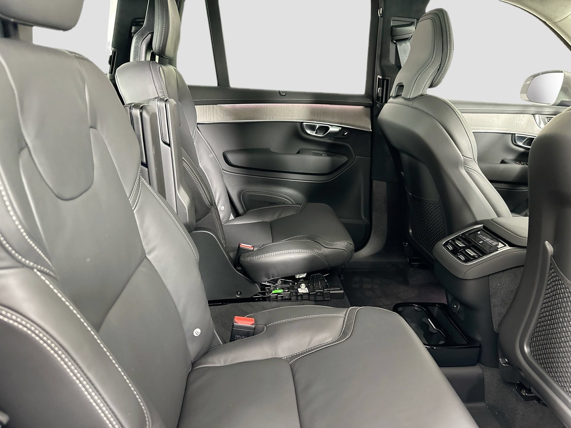 New 2026 Volvo XC90 B6 Ultra w/ Lounge Package AWD/4WD image 29
