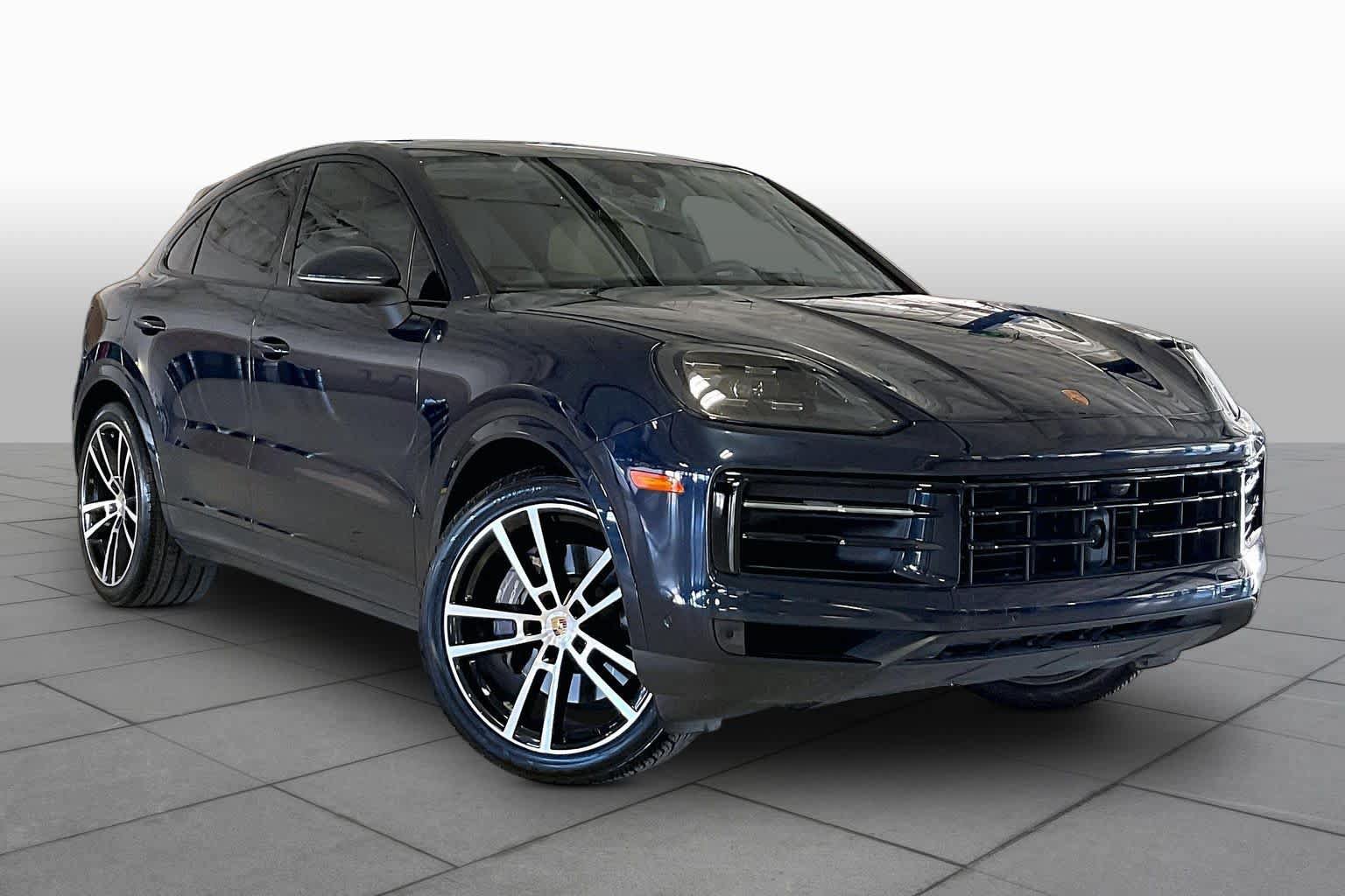 Used 2024 Porsche Cayenne Coupe w/ Premium Package Plus AWD/4WD image 2
