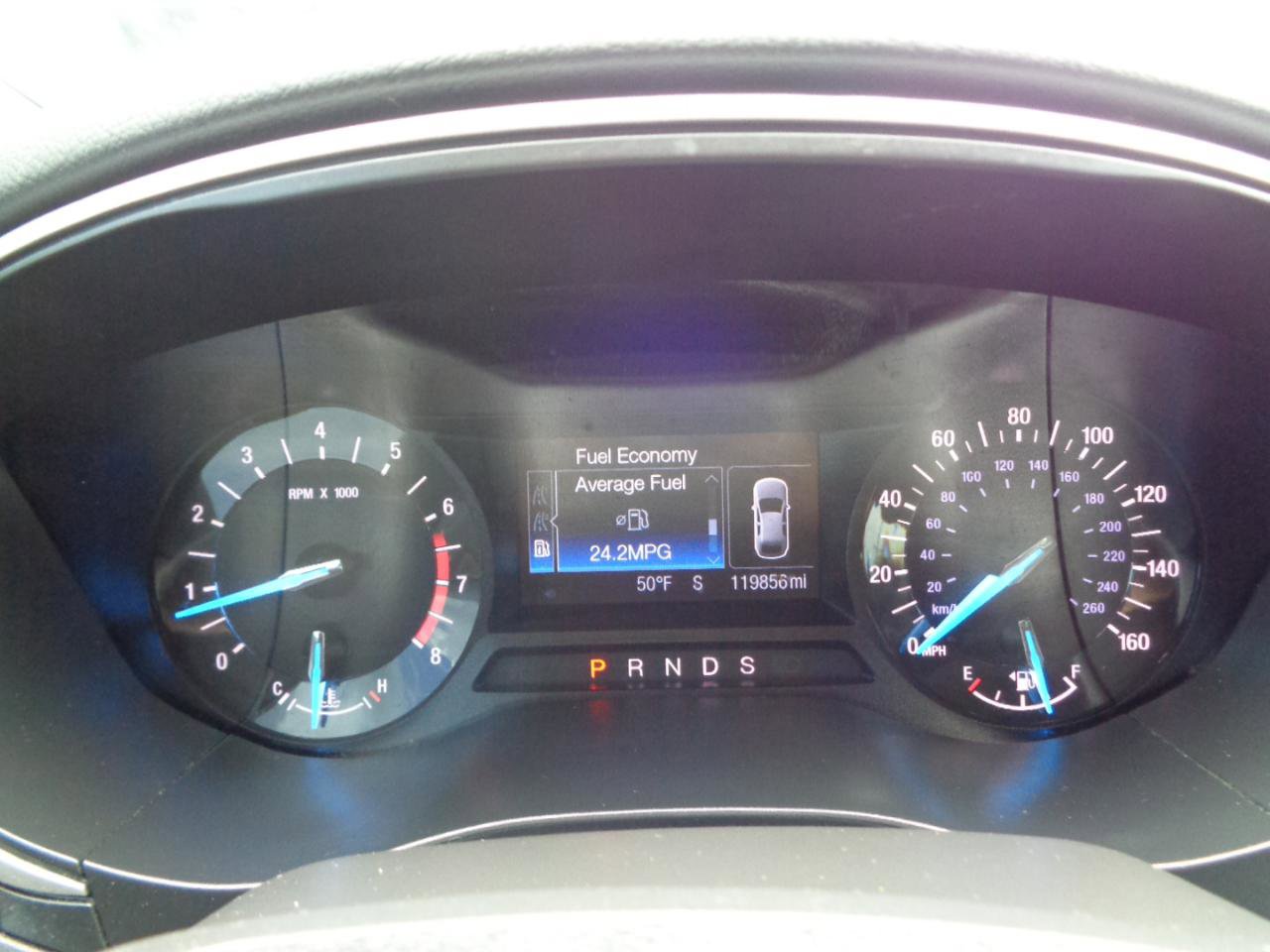 Used 2015 Ford Fusion SE FWD image 18