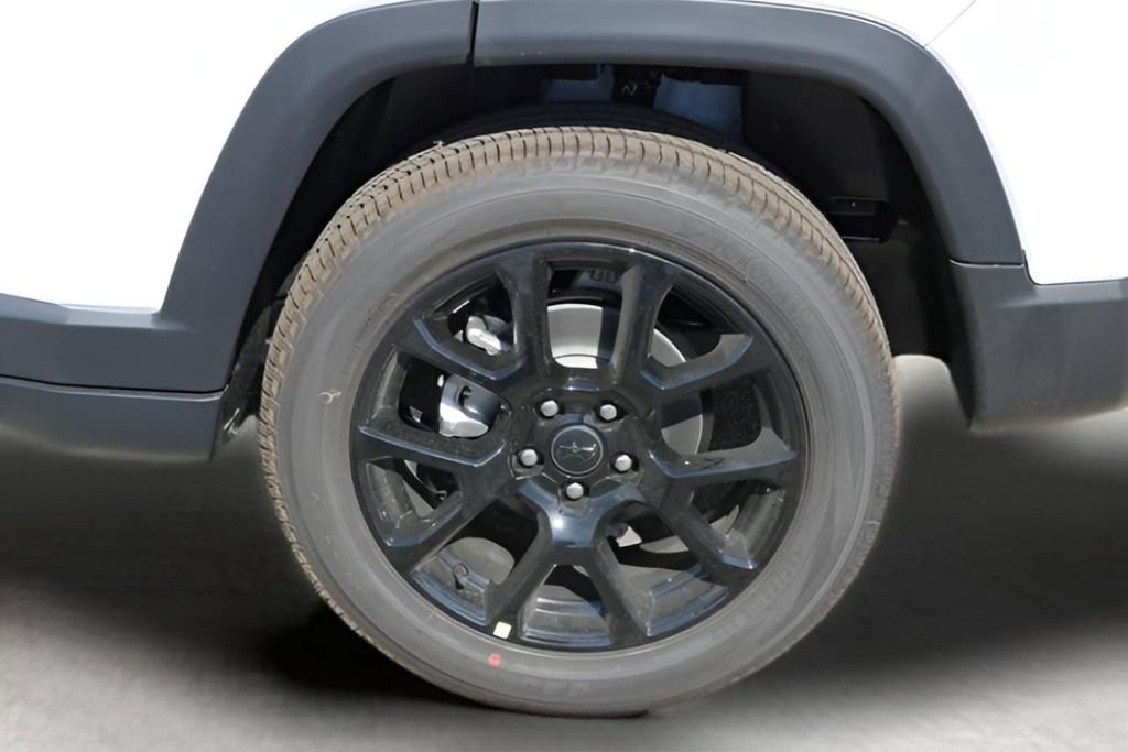 New 2026 Jeep Compass Latitude AWD/4WD image 8