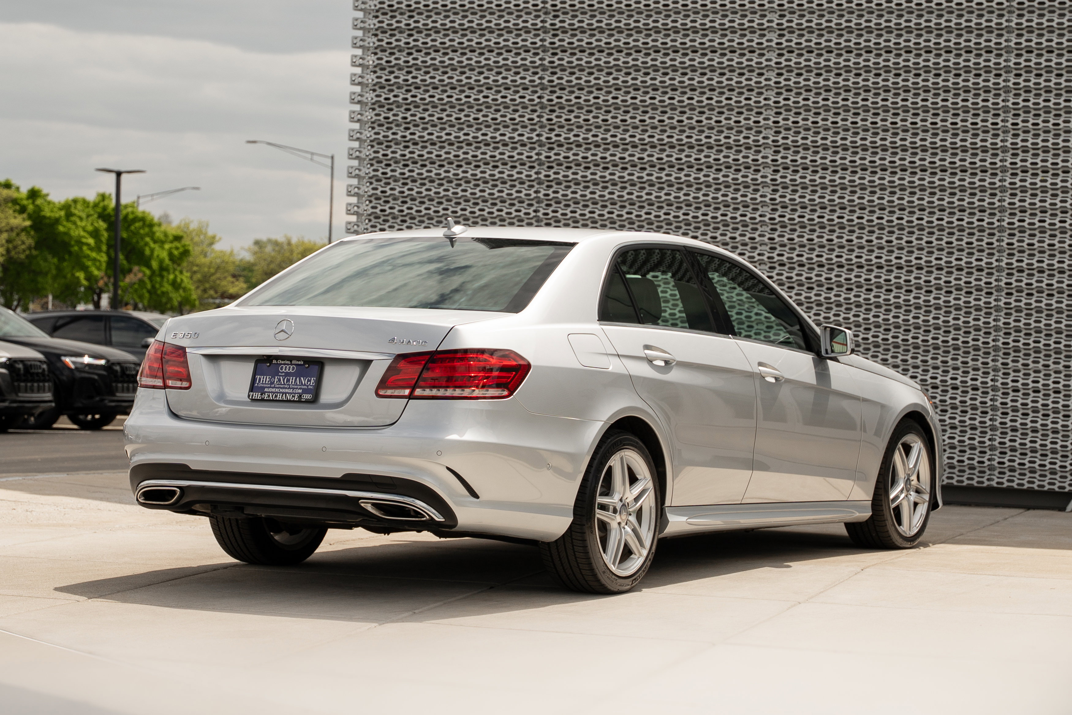 Used 2014 Mercedes-Benz E 350 4MATIC Sedan image 4