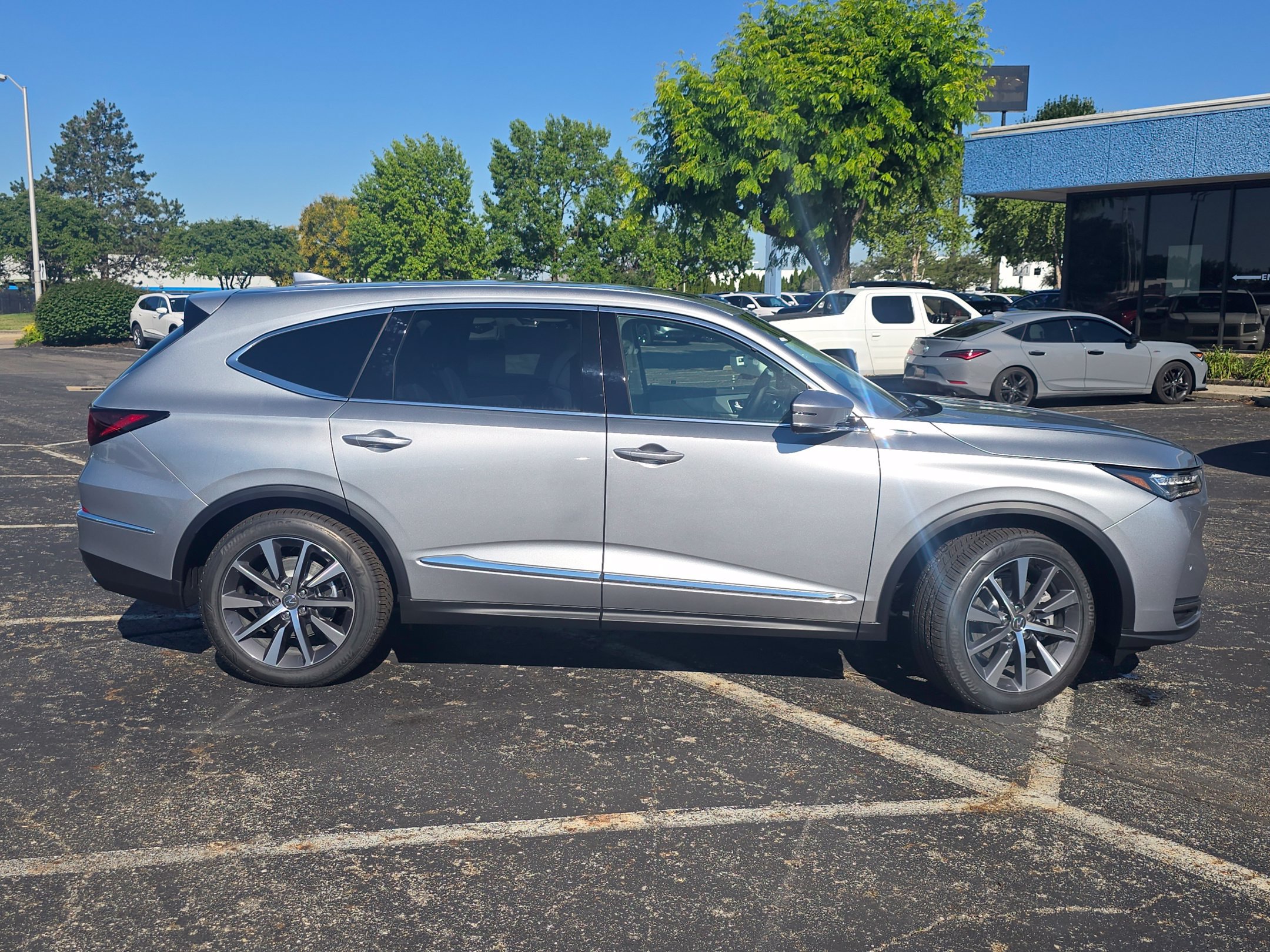 New 2026 Acura MDX w/ Technology Package AWD/4WD image 3