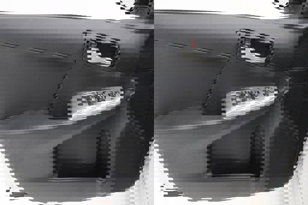 Used 2013 Toyota Camry SE image 13