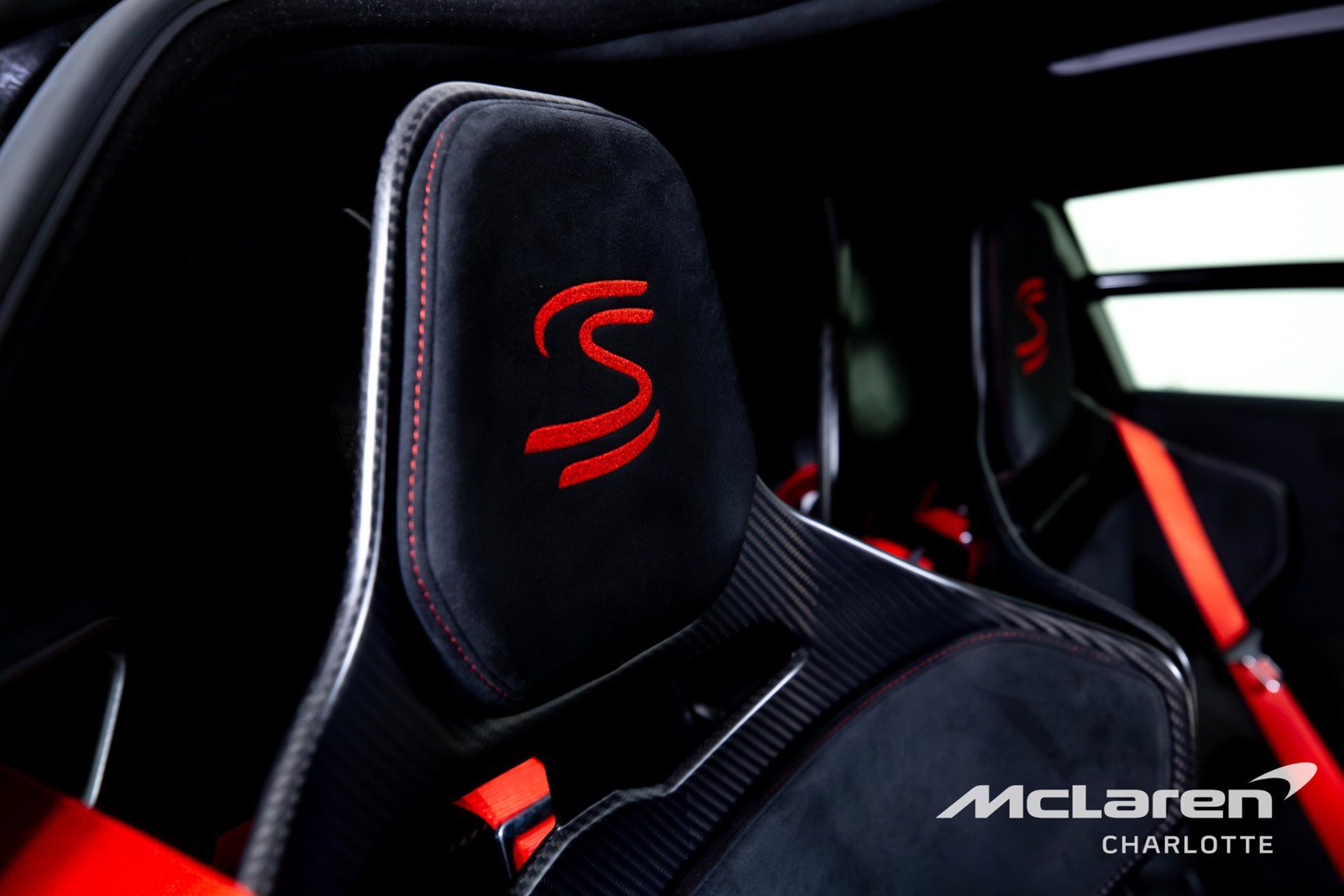 Used 2019 McLaren Senna RWD image 23