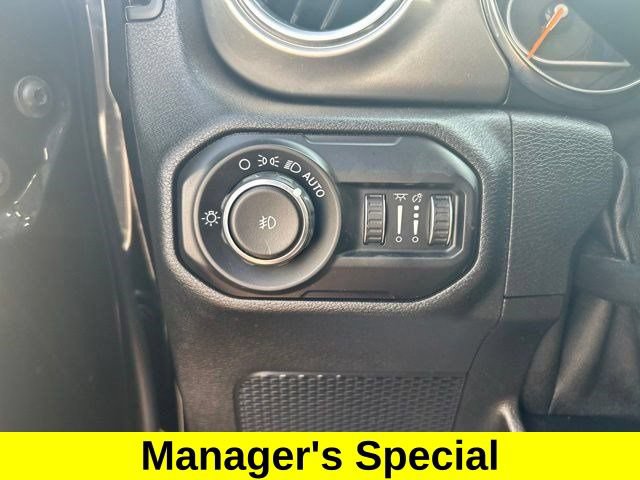 Used 2021 Jeep Wrangler Unlimited Sahara AWD/4WD image 17