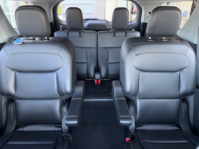 Used 2022 Ford Explorer XLT w/ Equipment Group 202A RWD image 22