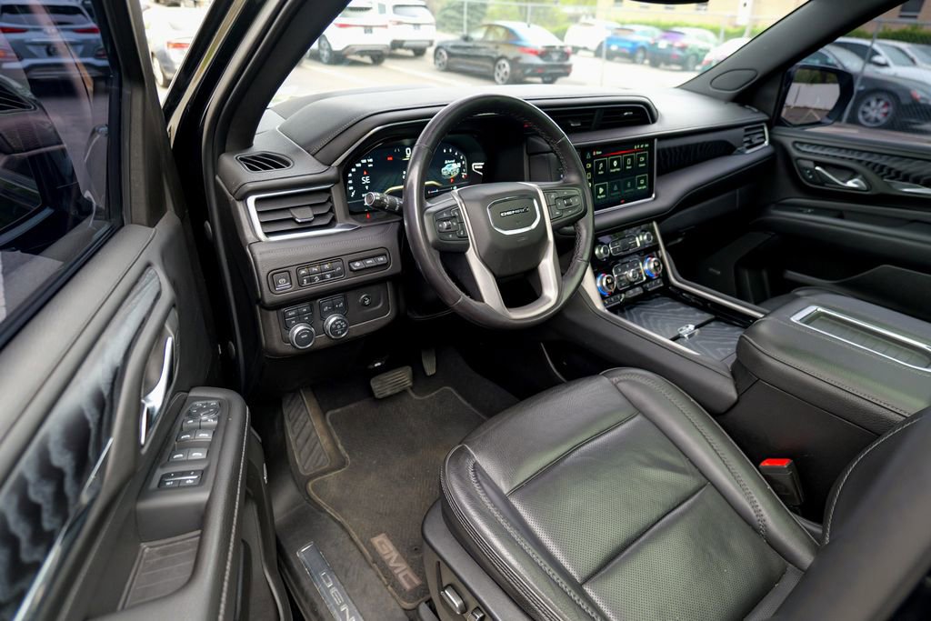 Used 2022 GMC Yukon Denali AWD/4WD image 16