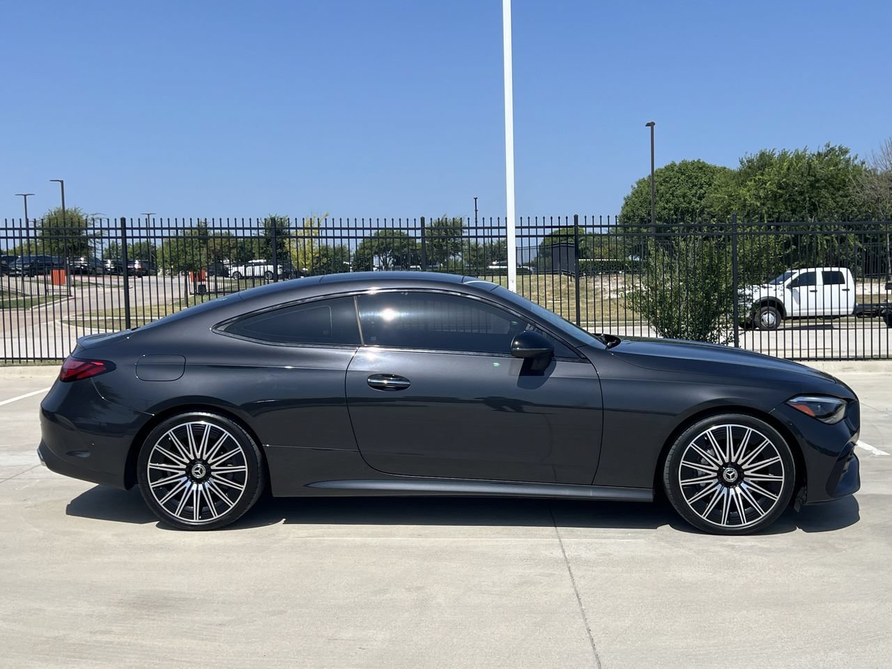 Used 2024 Mercedes-Benz CLE 300 4MATIC Coupe image 3