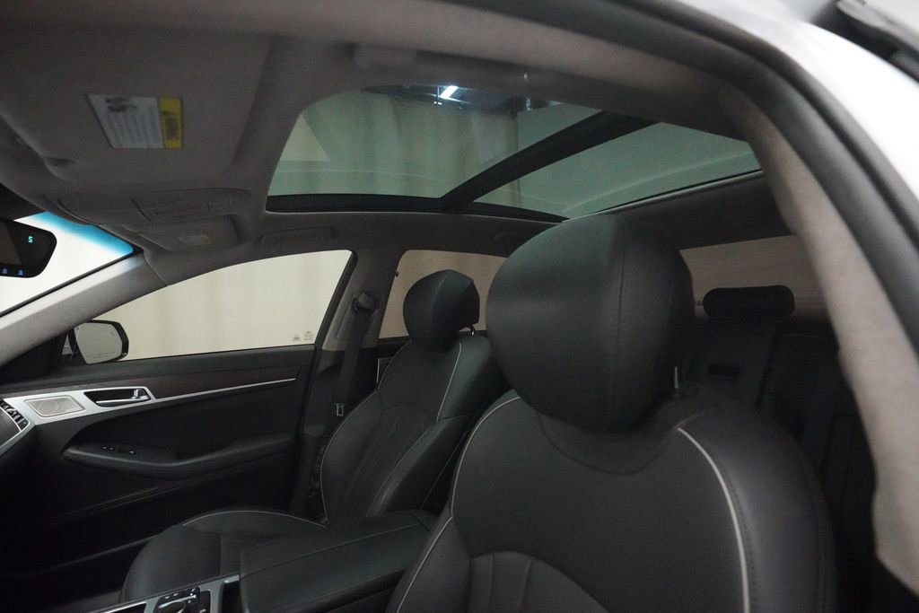Used 2018 Genesis G80 5.0 Ultimate AWD/4WD image 32