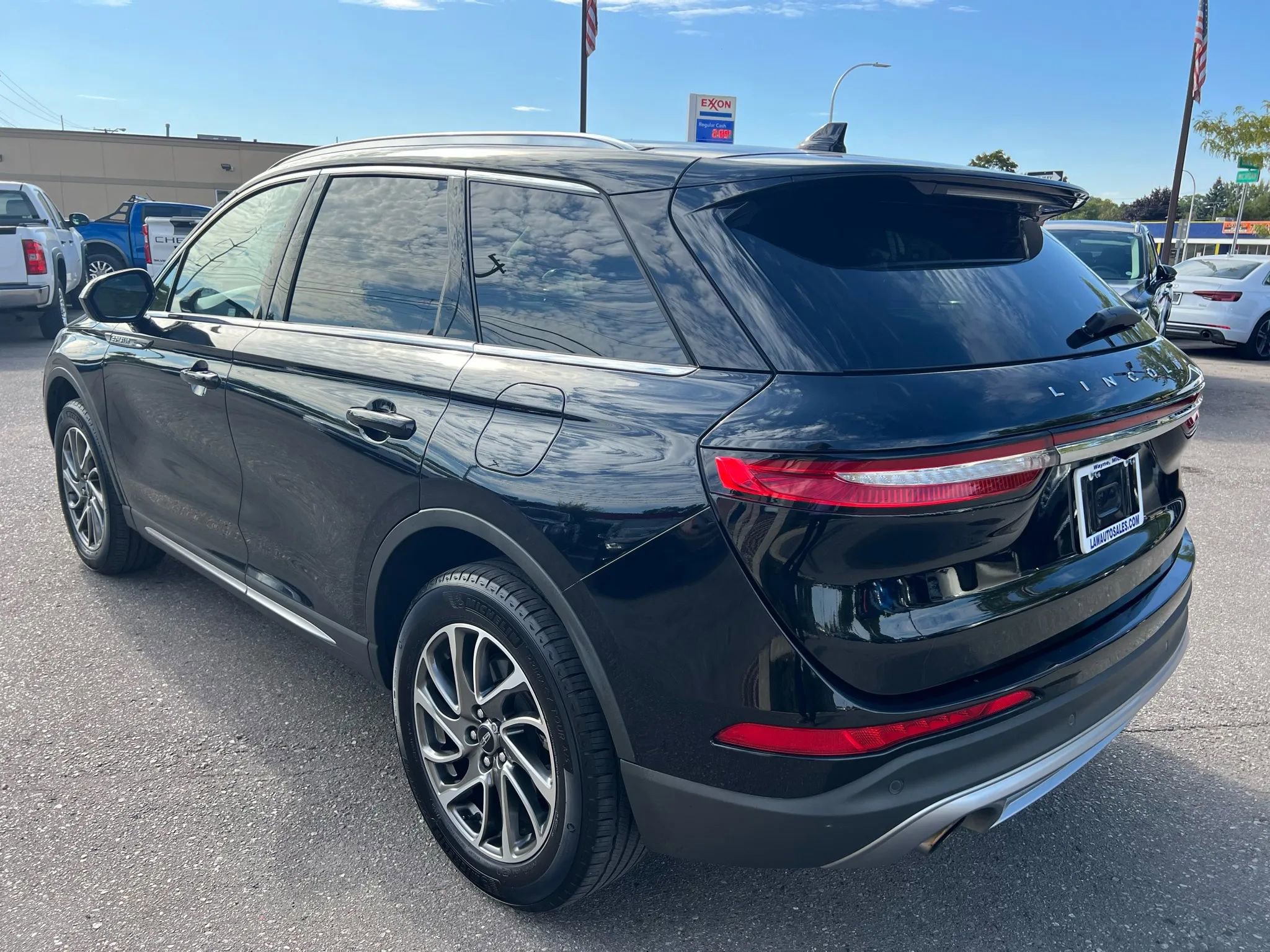 Used 2022 Lincoln Corsair AWD w/ Equipment Group 101A image 7