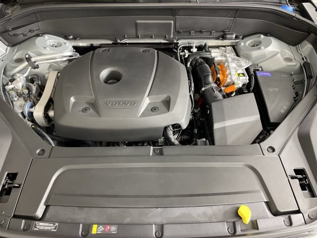 Certified 2025 Volvo XC90 T8 Plus w/ Protection Package Premier AWD/4WD image 45