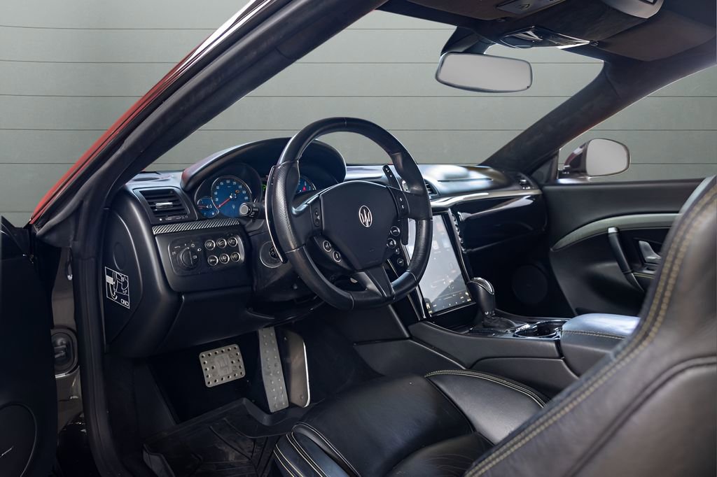 Used 2015 Maserati GranTurismo Sport RWD image 41