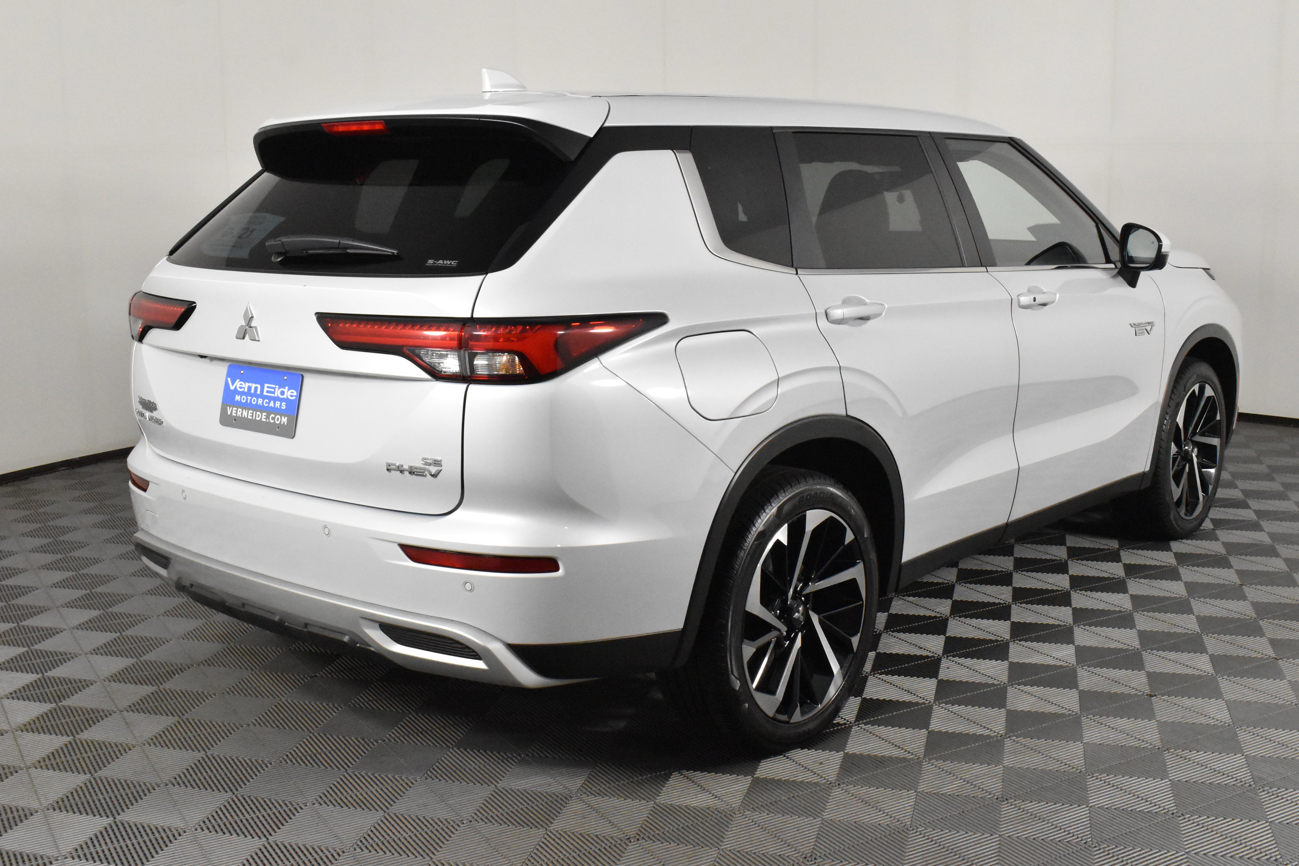 Used 2024 Mitsubishi Outlander SE image 6