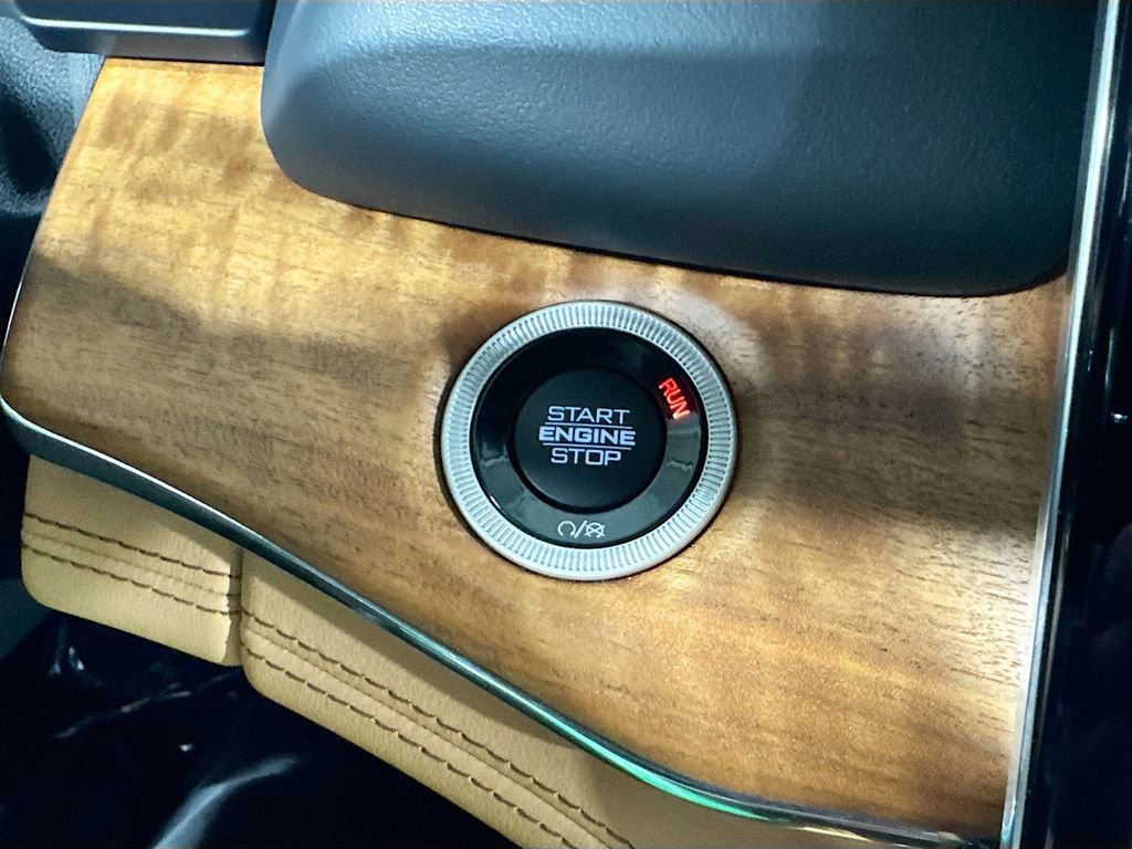 Used 2023 Jeep Grand Cherokee Summit AWD/4WD image 26
