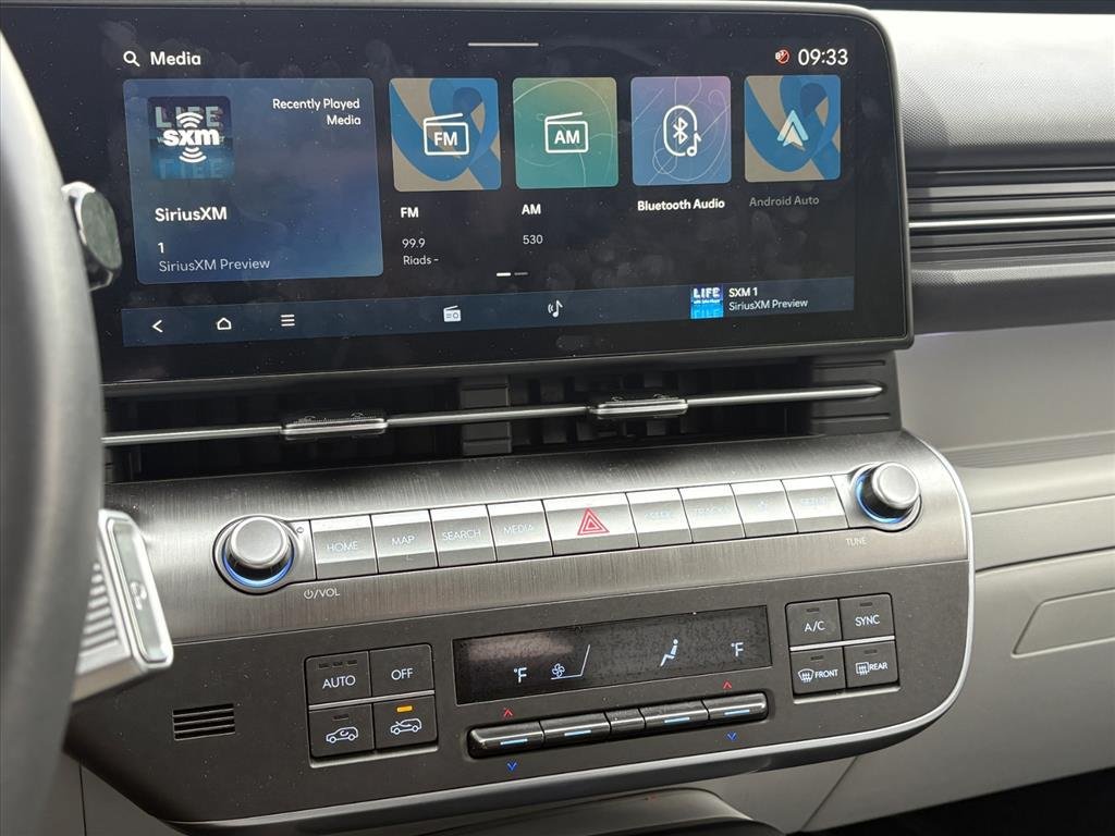 Certified 2025 Hyundai Kona Limited AWD/4WD image 11
