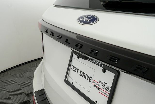 Used 2025 Ford Explorer ST-Line w/ Premium Package RWD image 36