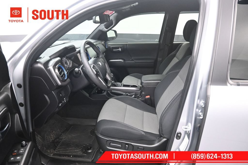 Used 2023 Toyota Tacoma TRD Sport AWD/4WD image 9