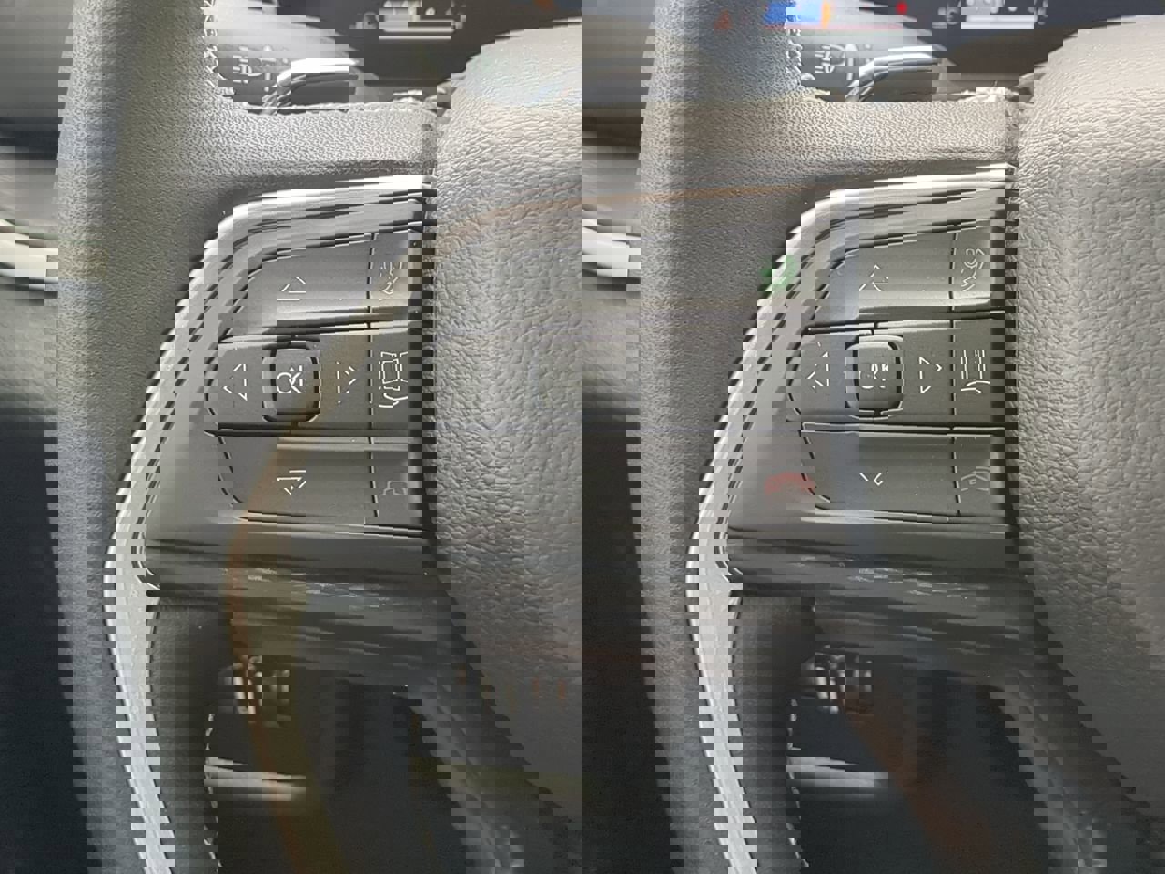 New 2025 Jeep Grand Cherokee Laredo X w/ Luxury Tech Group I image 23