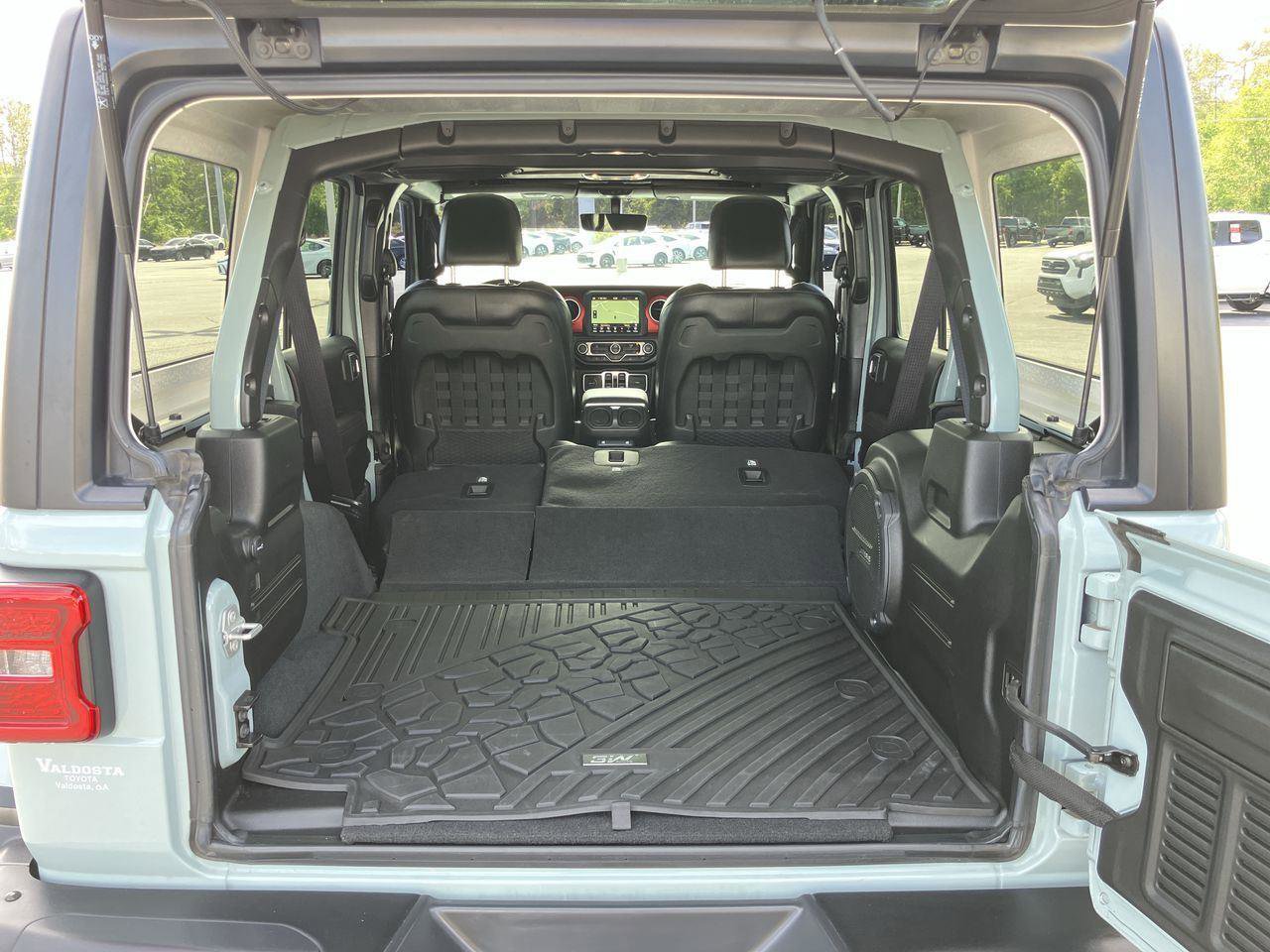 Used 2023 Jeep Wrangler Unlimited Rubicon w/ Steel Bumper Group AWD/4WD image 27
