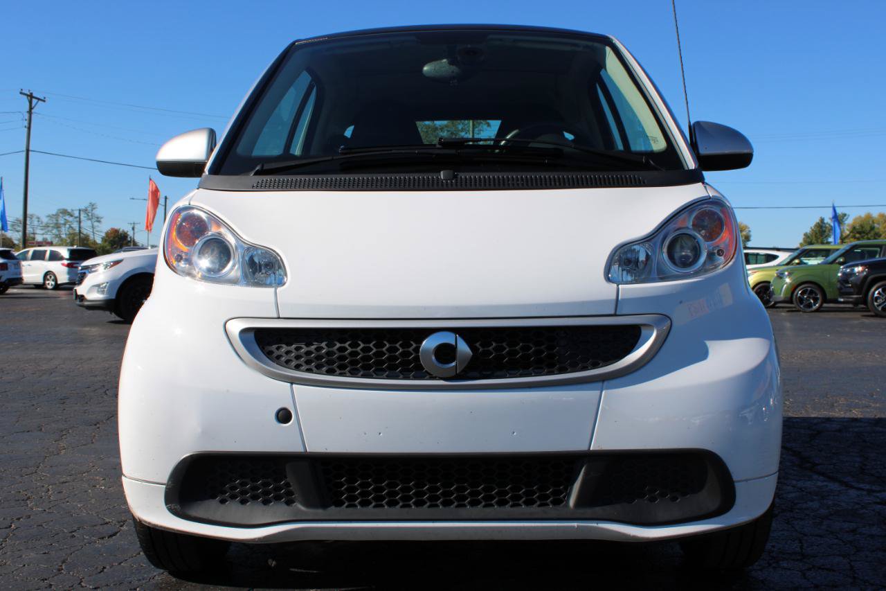 Used 2015 smart fortwo passion RWD image 2