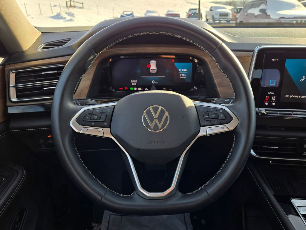 Used 2025 Volkswagen Atlas SE image 19