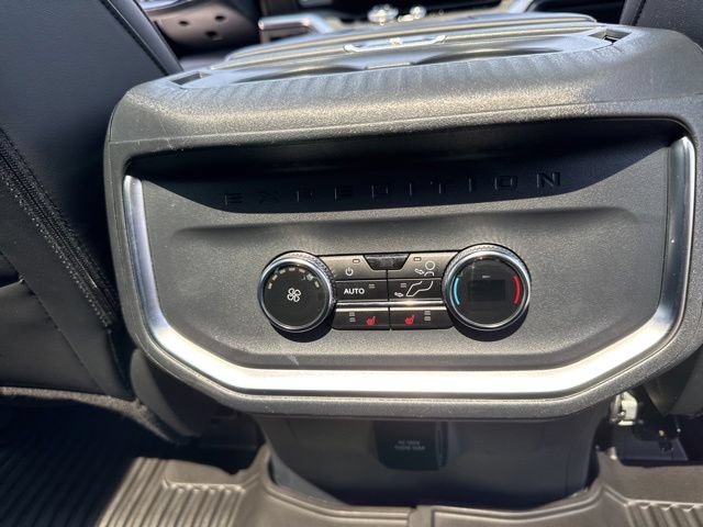 Used 2025 Ford Expedition Tremor AWD/4WD image 39