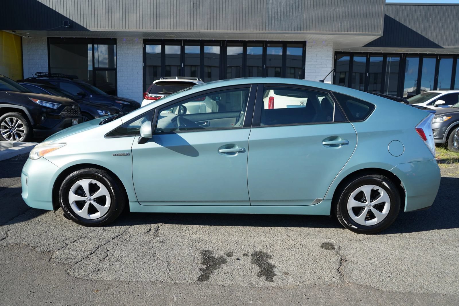 Used 2014 Toyota Prius Two FWD image 2