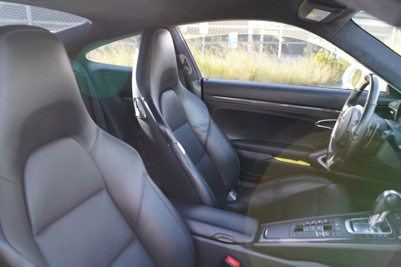 Used 2015 Porsche 911 Turbo S w/ High-end Infotainment Package image 22