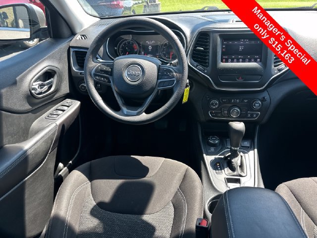 Used 2019 Jeep Cherokee Latitude w/ Popular Appearance Group AWD/4WD image 18