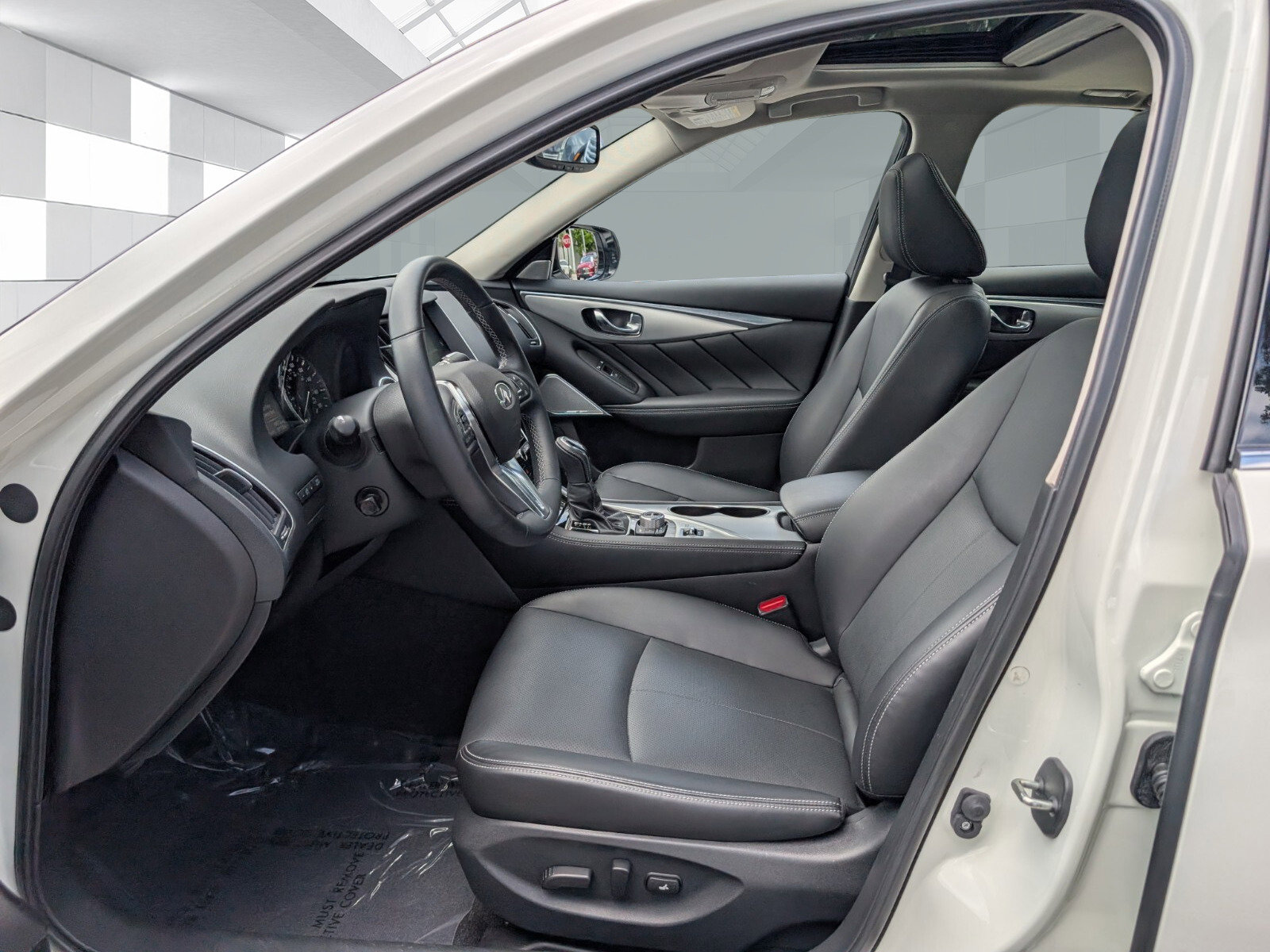 Used 2023 INFINITI Q50 Luxe w/ Cargo Package RWD image 6