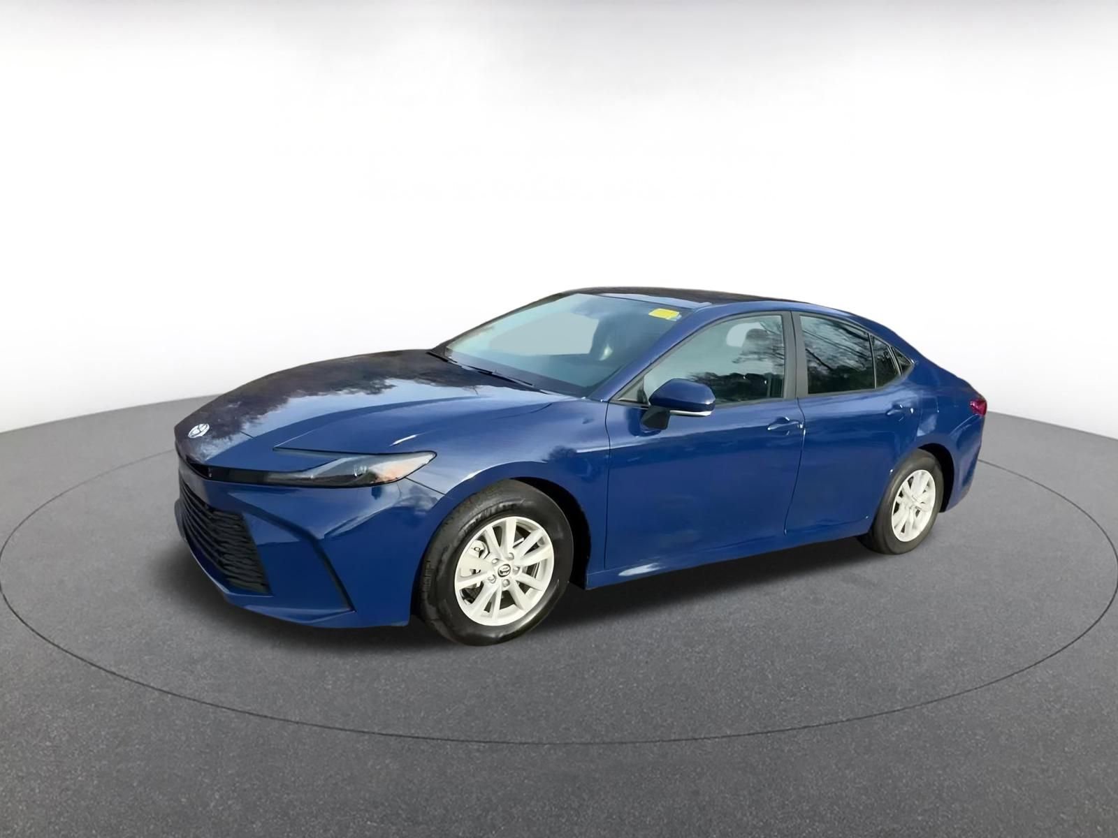 Used 2025 Toyota Camry LE image 8