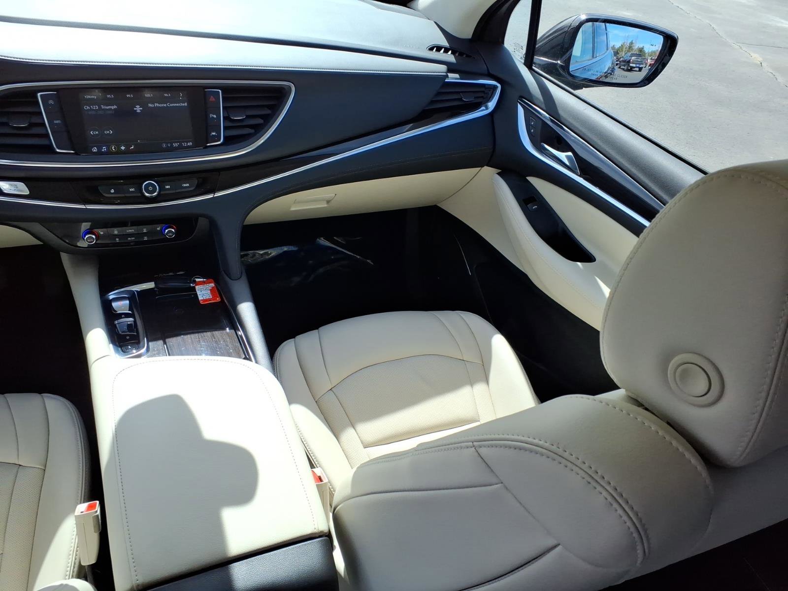 Certified 2023 Buick Enclave Essence image 12