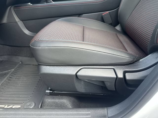 New 2026 Nissan Kicks SR FWD image 27