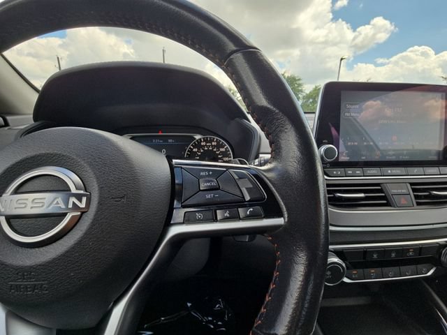 Used 2024 Nissan Altima 2.5 SR FWD image 12