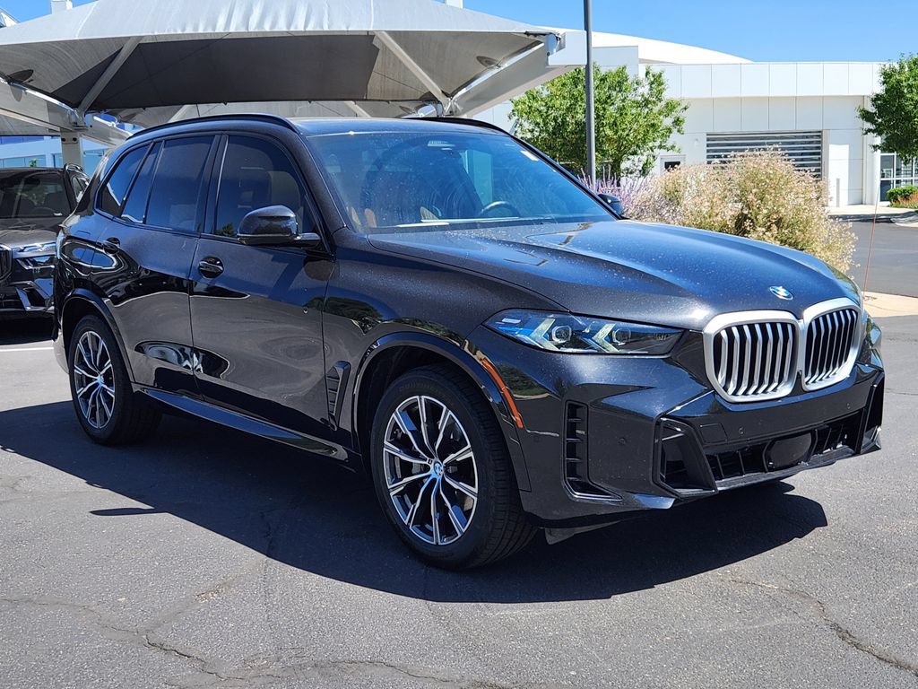 Used 2024 BMW X5 xDrive40i w/ M Sport Package AWD/4WD image 4