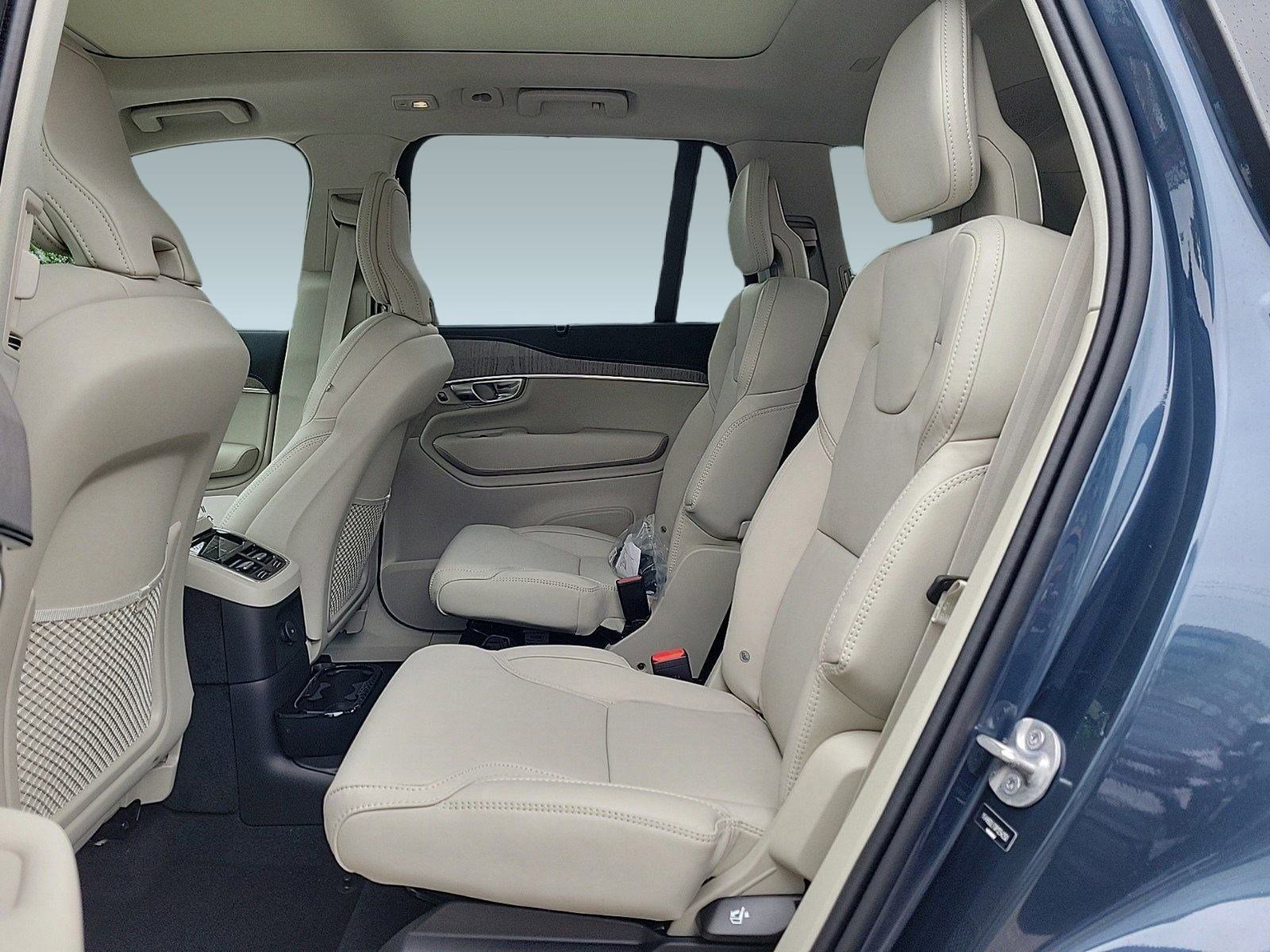 New 2024 Volvo XC90 T8 Ultimate w/ Protection Package Premier image 12