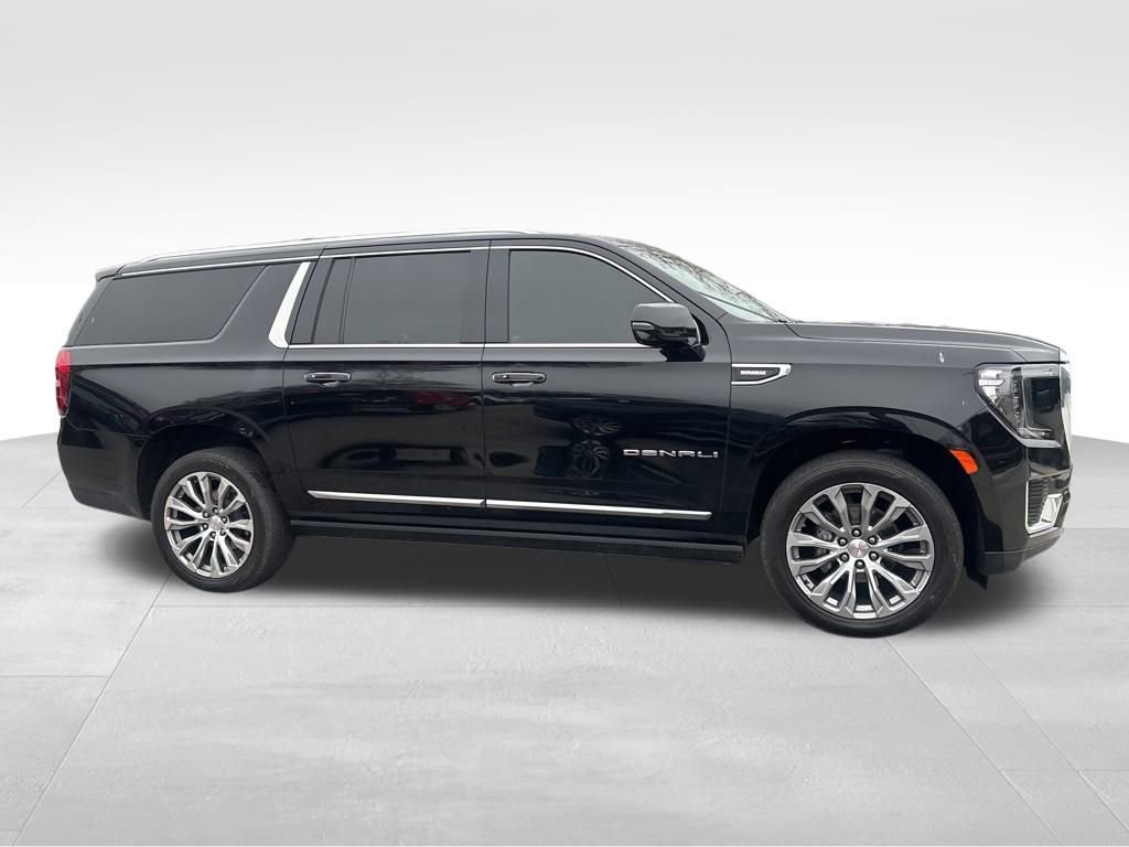 Used 2023 GMC Yukon XL Denali image 5