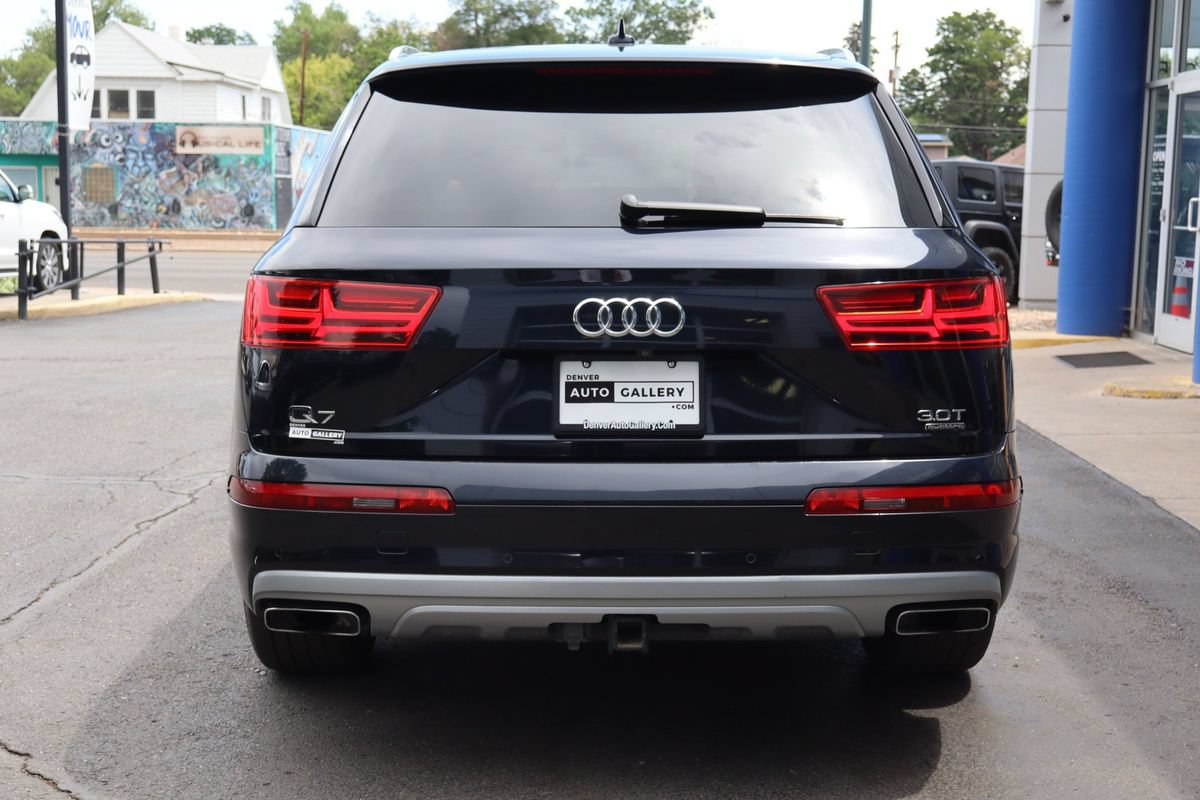 Used 2017 Audi Q7 3.0T Prestige AWD/4WD image 4