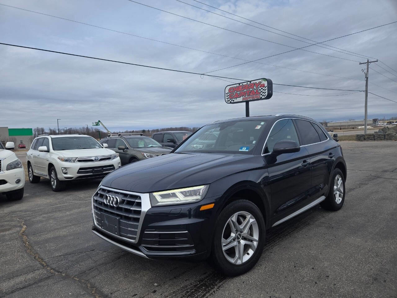 Used 2018 Audi Q5 2.0T Premium Plus w/ Premium Plus Package AWD/4WD image 2