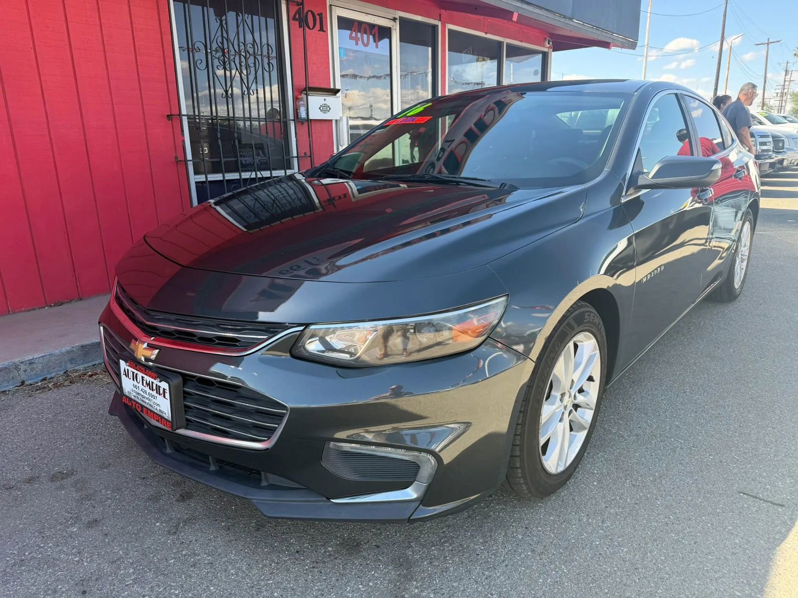 Used 2016 Chevrolet Malibu LT FWD image 2