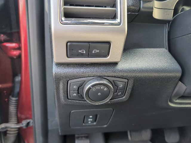 Used 2015 Ford F150 Lariat w/ Equipment Group 502A Luxury AWD/4WD image 24