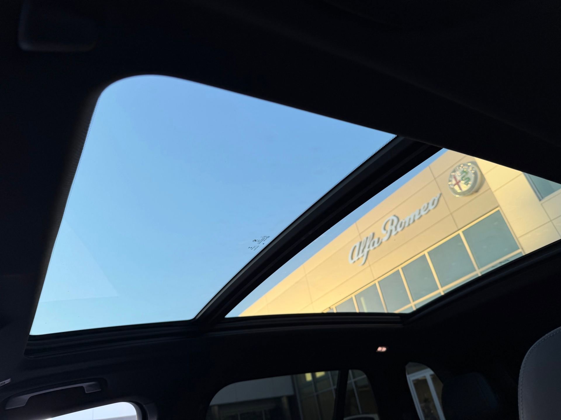 Used 2022 BMW X5 M50i w/ Premium Package image 15