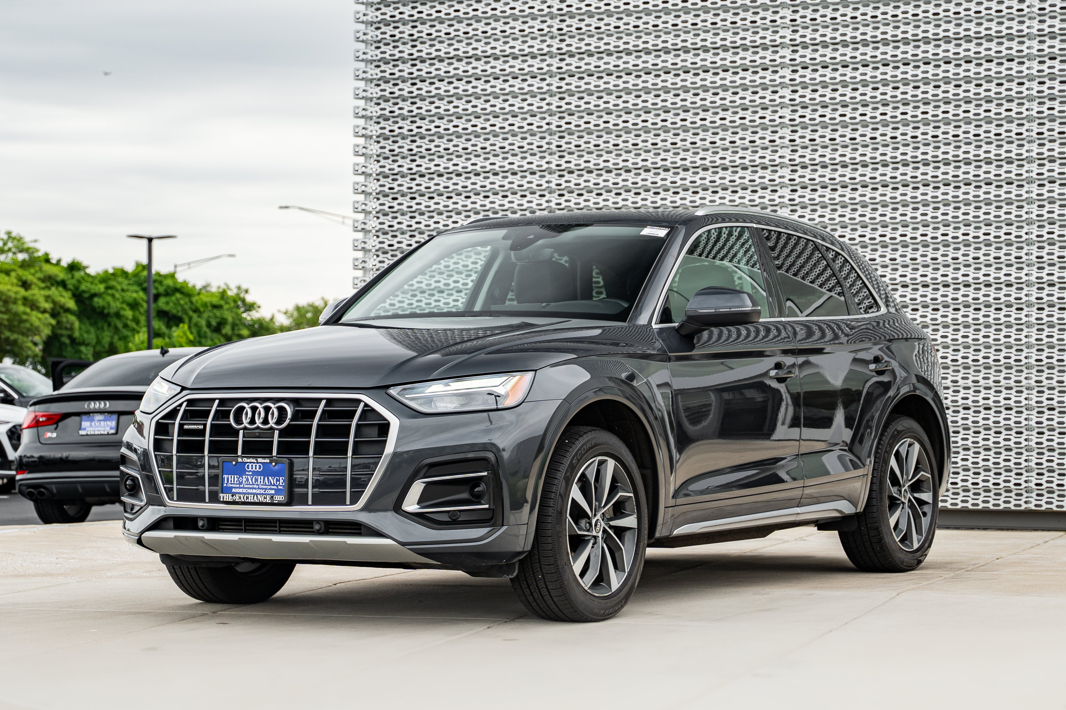 Used 2021 Audi Q5 2.0T Premium Plus w/ Premium Plus Package AWD/4WD image 6